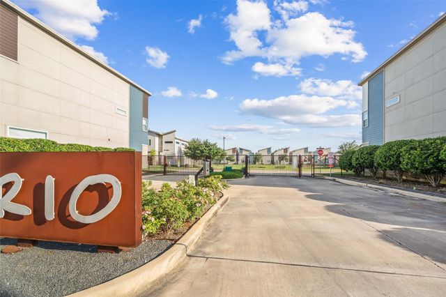 6809 Troya Lane, Houston, TX 77092