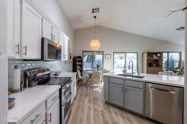 2881 E LA COSTA Drive, Chandler, AZ 85249