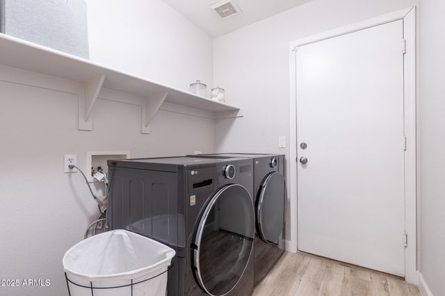 2881 E LA COSTA Drive, Chandler, AZ 85249