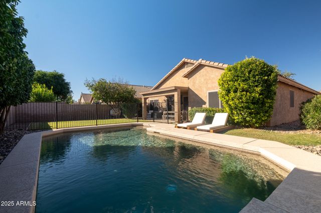 2881 E LA COSTA Drive, Chandler, AZ 85249