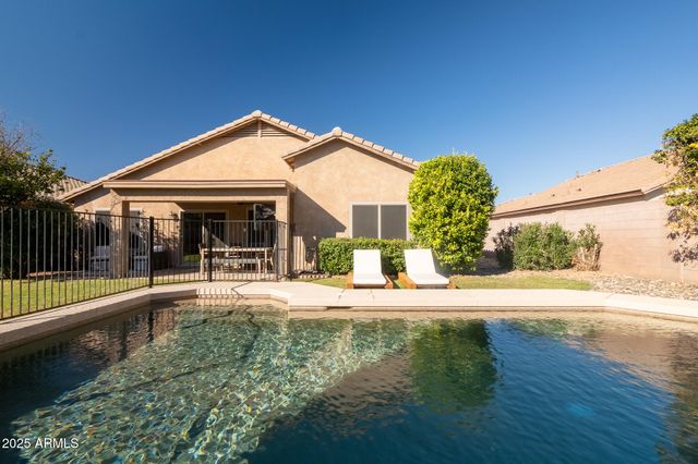2881 E LA COSTA Drive, Chandler, AZ 85249