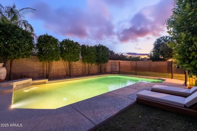 2881 E LA COSTA Drive, Chandler, AZ 85249