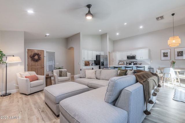 2881 E LA COSTA Drive, Chandler, AZ 85249