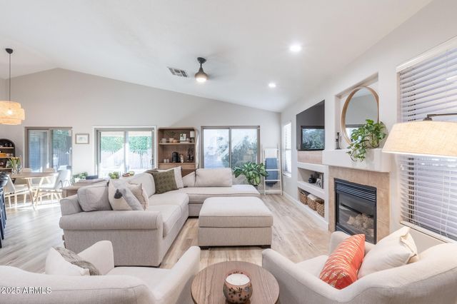 2881 E LA COSTA Drive, Chandler, AZ 85249