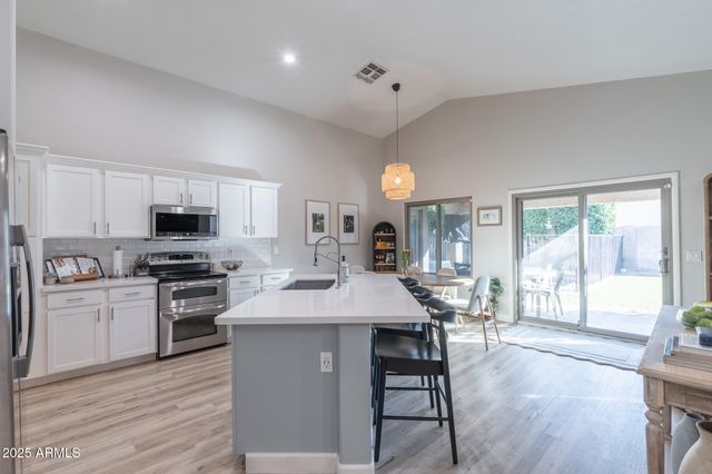 2881 E LA COSTA Drive, Chandler, AZ 85249