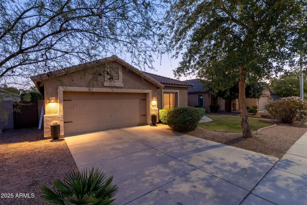 2881 E LA COSTA Drive, Chandler, AZ 85249