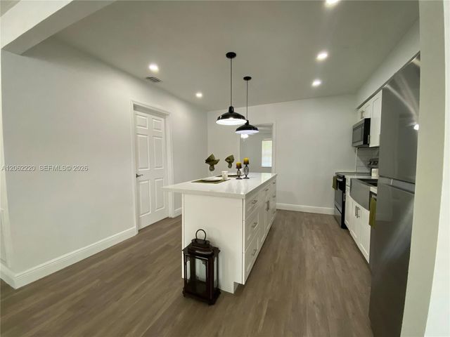 1120 SW 15th Terrace, Fort Lauderdale, FL 33312
