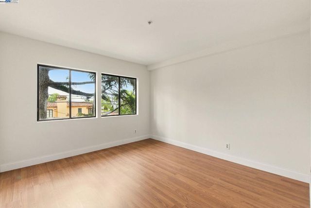 245 Perkins St 33, Oakland, CA 94610