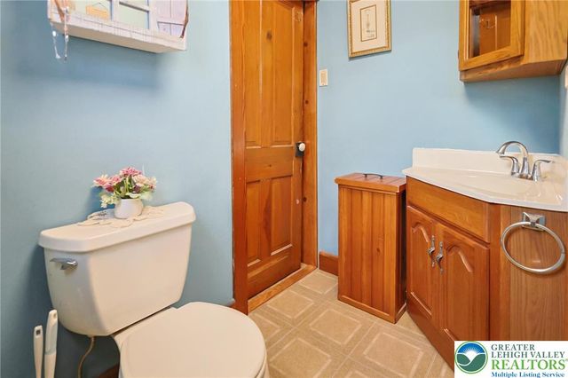 775 Nazareth PIKE, Lower Nazareth Twp, PA 18064