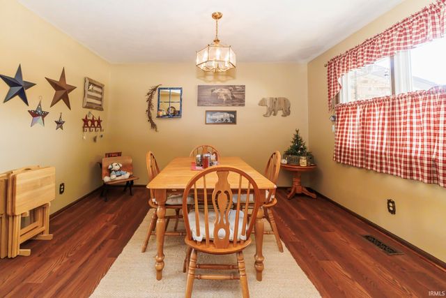 405 E McDonald Street, Hartford City, IN 47348