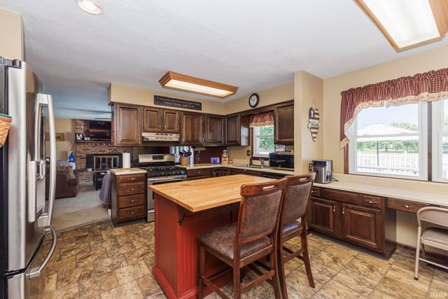 405 E McDonald Street, Hartford City, IN 47348