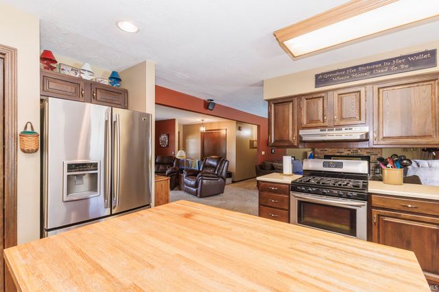 405 E McDonald Street, Hartford City, IN 47348