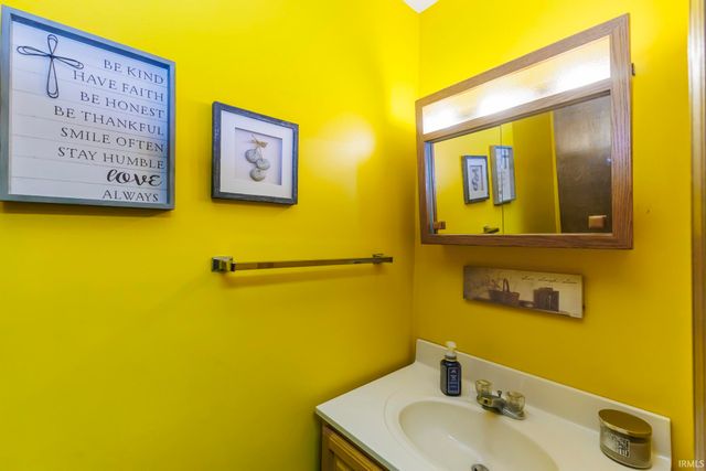 405 E McDonald Street, Hartford City, IN 47348