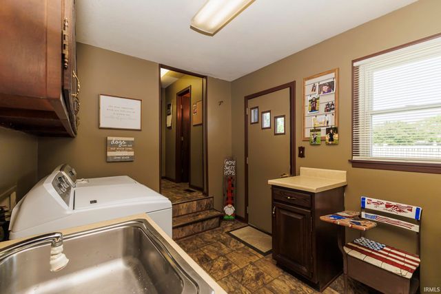 405 E McDonald Street, Hartford City, IN 47348