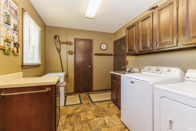 405 E McDonald Street, Hartford City, IN 47348