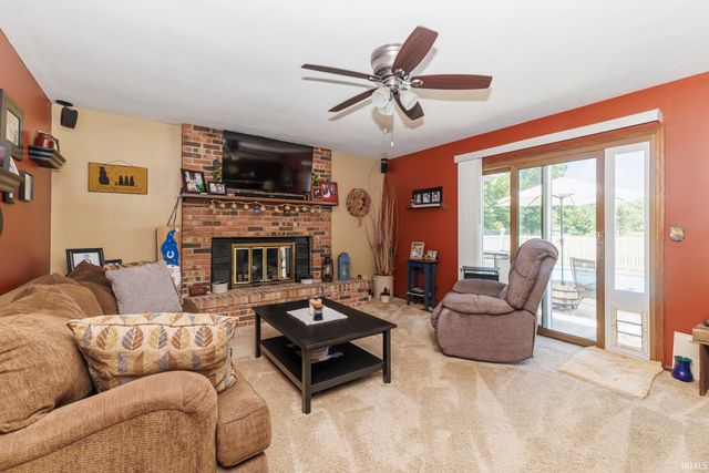 405 E McDonald Street, Hartford City, IN 47348
