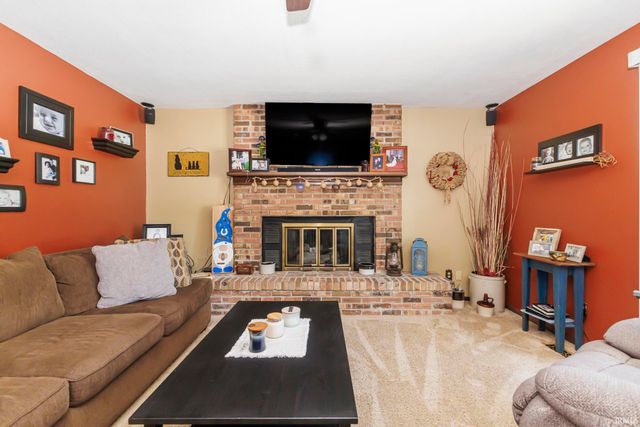 405 E McDonald Street, Hartford City, IN 47348