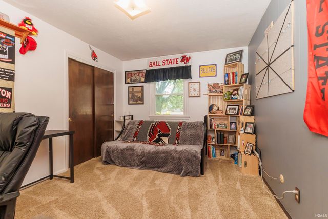 405 E McDonald Street, Hartford City, IN 47348
