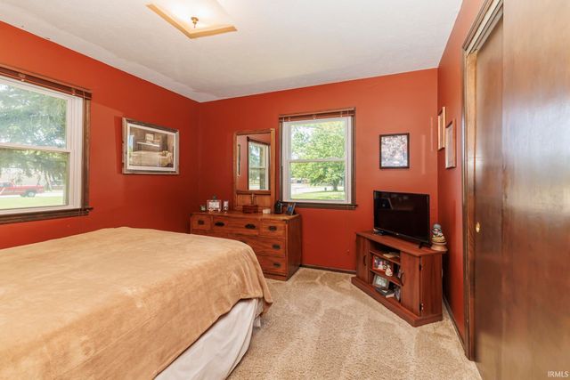 405 E McDonald Street, Hartford City, IN 47348