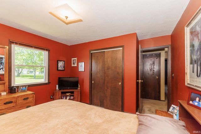 405 E McDonald Street, Hartford City, IN 47348