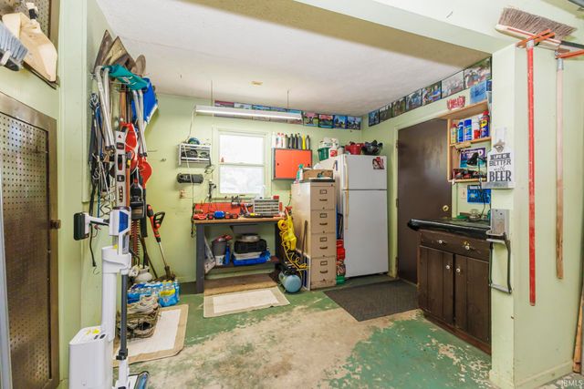405 E McDonald Street, Hartford City, IN 47348