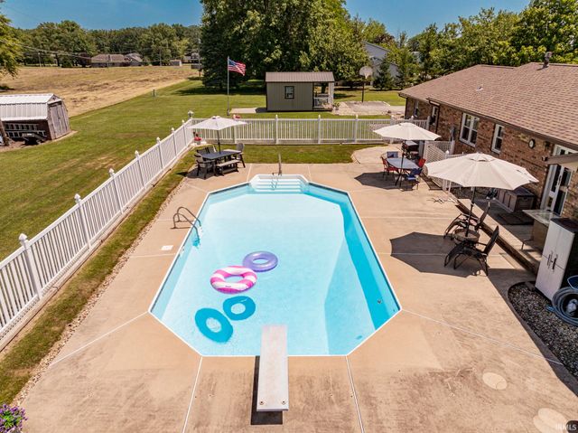 405 E McDonald Street, Hartford City, IN 47348