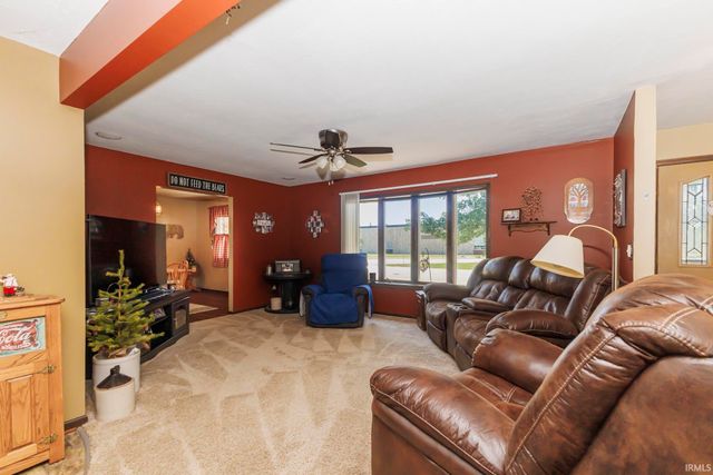 405 E McDonald Street, Hartford City, IN 47348