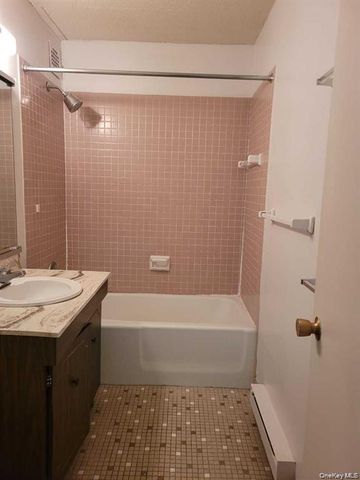 160 ACADEMY Street 3N, Poughkeepsie, NY 12601