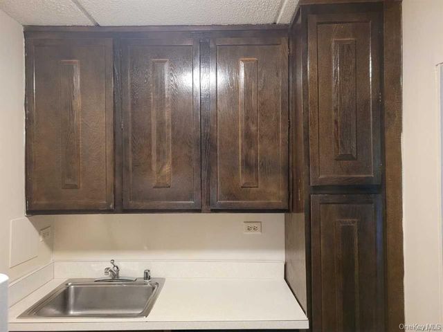 160 ACADEMY Street 3N, Poughkeepsie, NY 12601