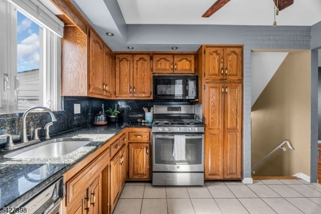 1453 Lambert St, Rahway City, NJ 07065