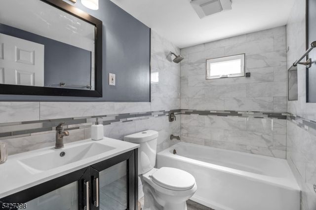 1453 Lambert St, Rahway City, NJ 07065