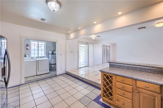 2100 Sundale Street, Las Vegas, NV 89102
