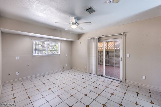 2100 Sundale Street, Las Vegas, NV 89102