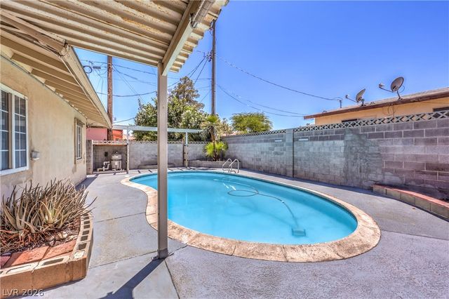 2100 Sundale Street, Las Vegas, NV 89102