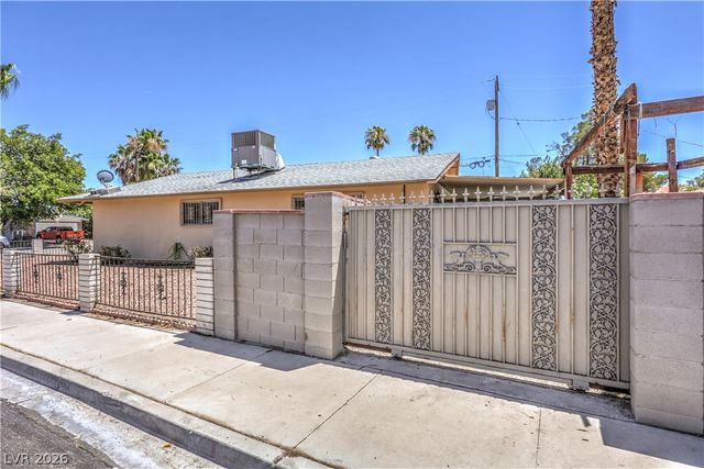 2100 Sundale Street, Las Vegas, NV 89102