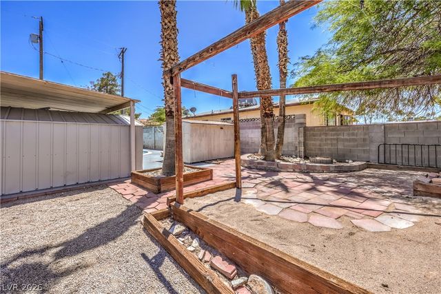 2100 Sundale Street, Las Vegas, NV 89102