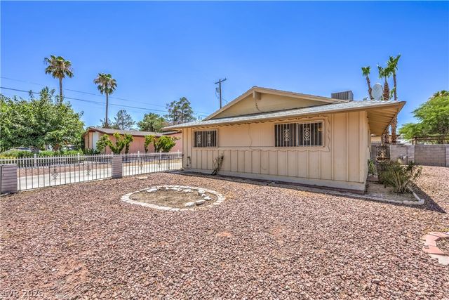 2100 Sundale Street, Las Vegas, NV 89102