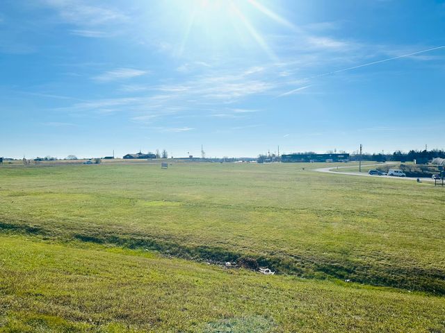 14 Eagle Lake Drive, Lawrenceburg, KY 40342