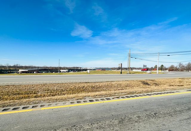 14 Eagle Lake Drive, Lawrenceburg, KY 40342