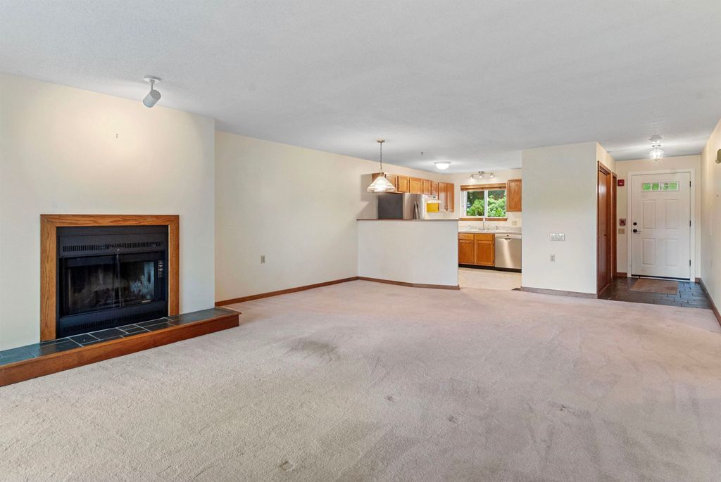 Image 8 of property listing at 46 Dunvegan Woods Drive # 46, Hampton, NH 03842