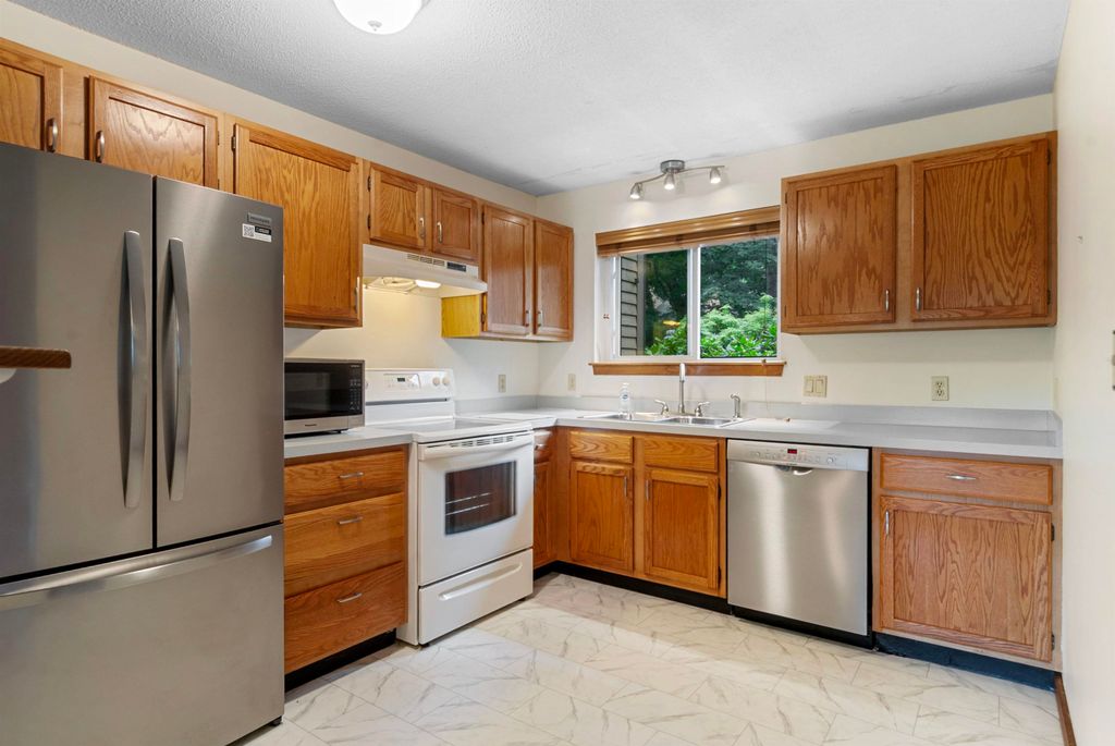 Image 10 of property listing at 46 Dunvegan Woods Drive # 46, Hampton, NH 03842