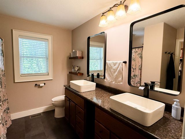 1714 Greyfeather Lane, Rochester, IN 46975