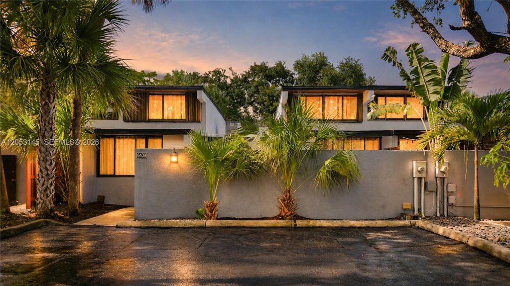 6439 Lemon Tree Lane, Miami Lakes, FL 33014