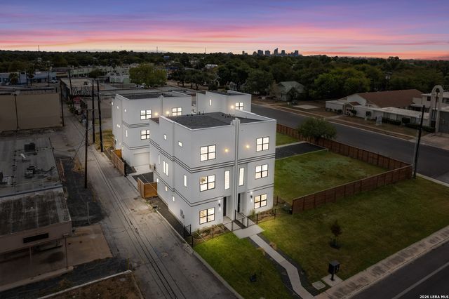 1735 W Gramercy Pl #301/302, San Antonio, TX 78201