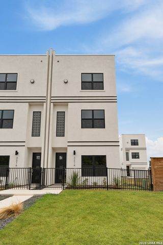 1735 W Gramercy Pl #301/302, San Antonio, TX 78201