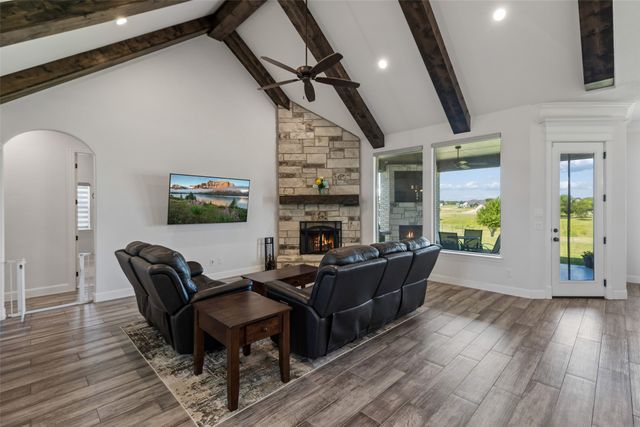 1107 Pioneer Crossing, Weatherford, TX 76088