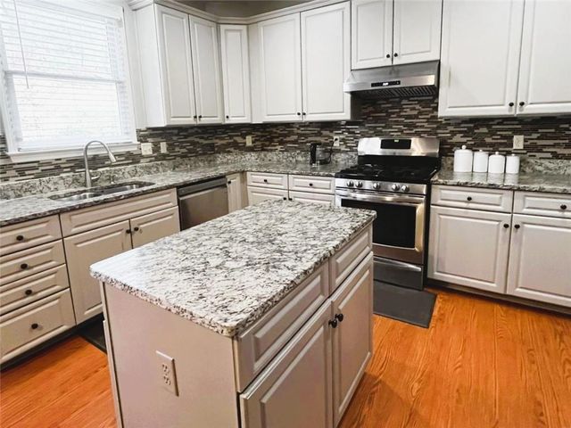 585 Golden Meadows Lane, Suwanee, GA 30024