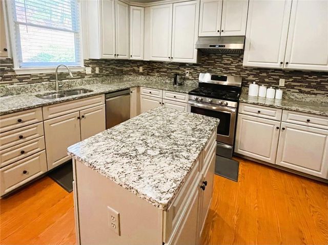 585 Golden Meadows Lane, Suwanee, GA 30024