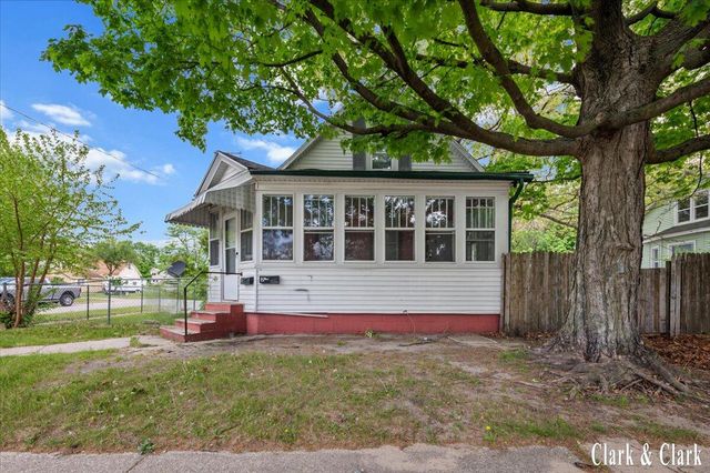 720 Hill Avenue, Muskegon, MI 49442