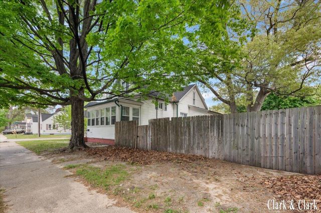 720 Hill Avenue, Muskegon, MI 49442